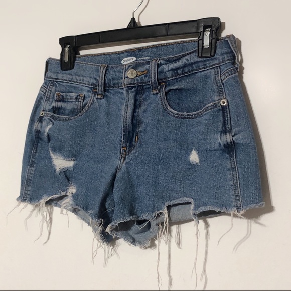 Old Navy Distressed Boyfriend Shorts - Picture 2 of 7